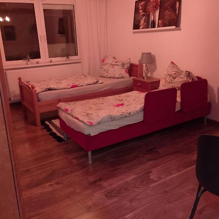 Helles Doppelzimmer Im Untergeschoss Mit Bad Im Gruenen Nahe Potsdam Apartment มิเคนดอร์ฟ ภายนอก รูปภาพ